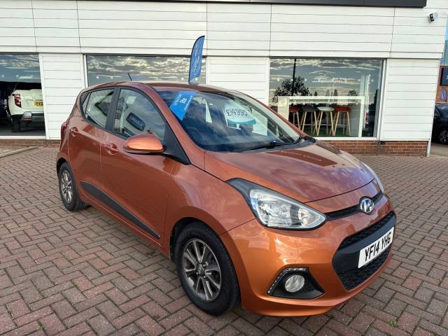 Hyundai i10 1.2 Premium Euro 5 5dr Hatchback Petrol Orange