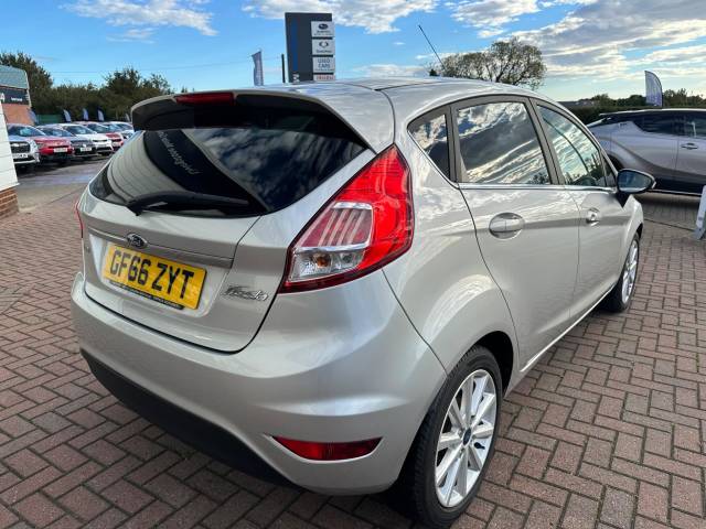 2016 Ford Fiesta 1.0T EcoBoost Titanium Euro 6 (s/s) 5dr