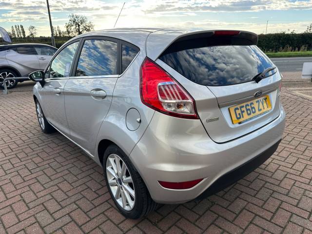 2016 Ford Fiesta 1.0T EcoBoost Titanium Euro 6 (s/s) 5dr