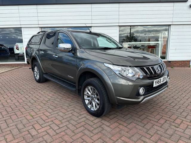 Mitsubishi L200 2.4 Double Cab DI-D 178 Warrior 4WD Pick Up Diesel GREEN