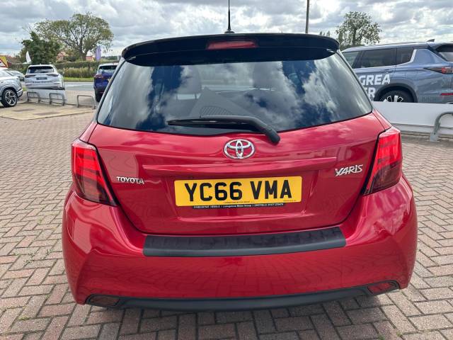2016 Toyota Yaris 1.33 Dual VVT-i Design Euro 6 5dr
