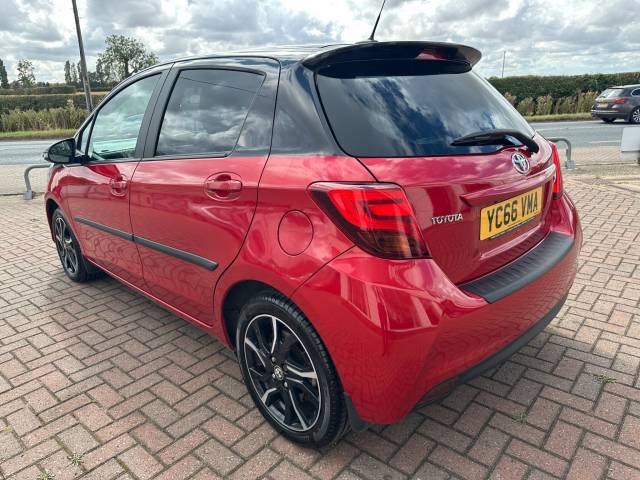 2016 Toyota Yaris 1.33 Dual VVT-i Design Euro 6 5dr